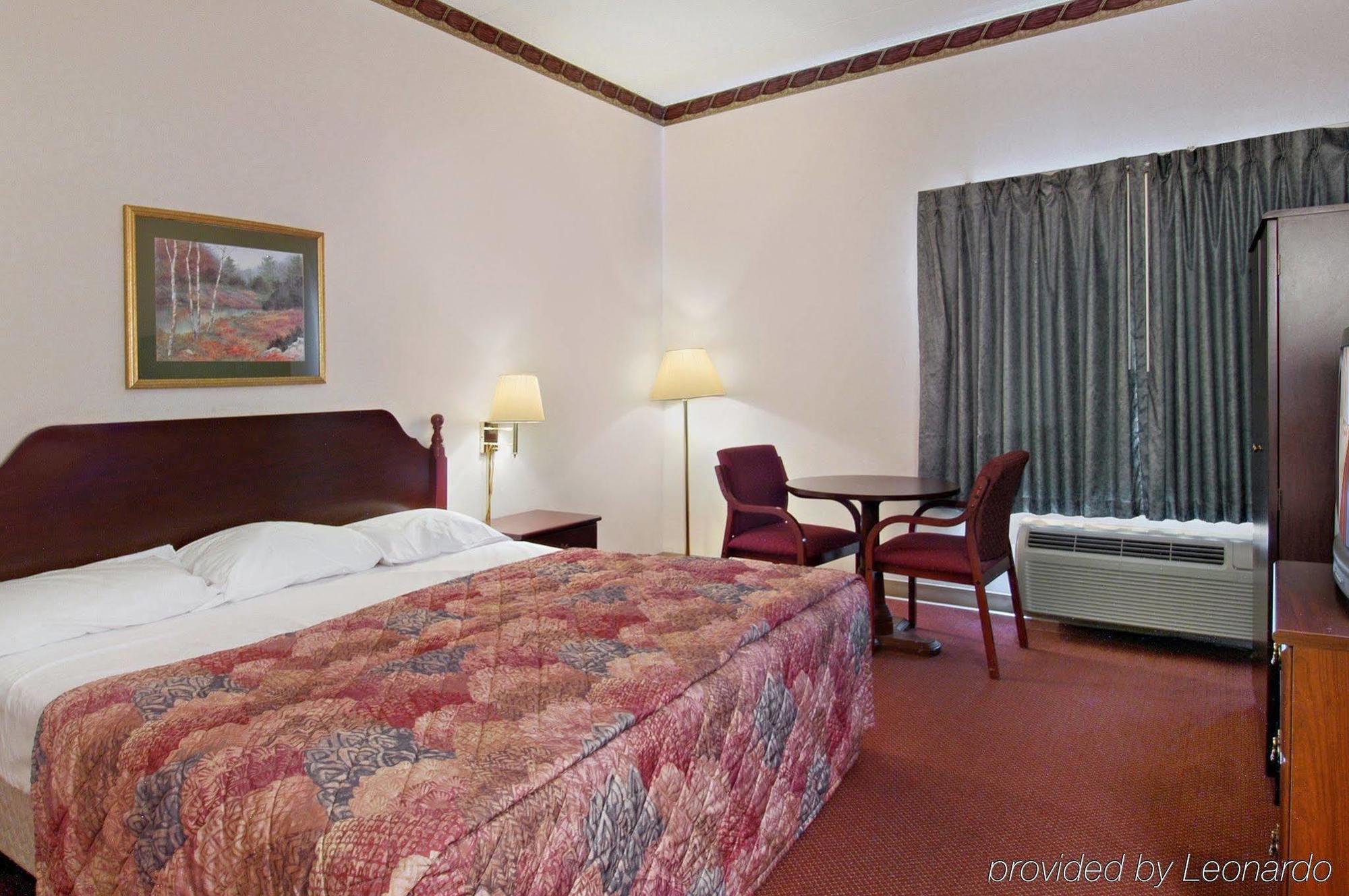 Red Roof Inn Hendersonville Eksteriør bilde