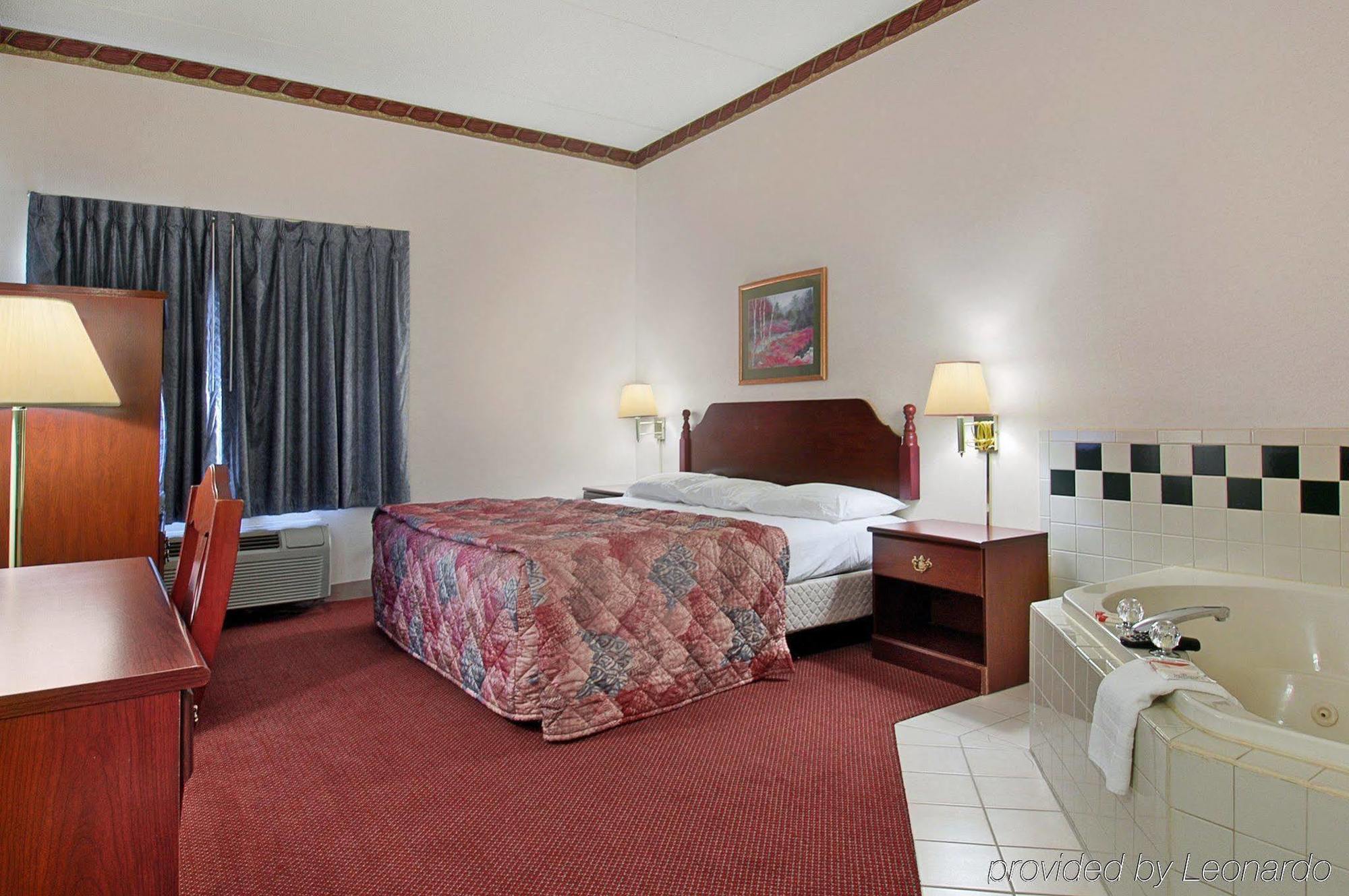 Red Roof Inn Hendersonville Eksteriør bilde